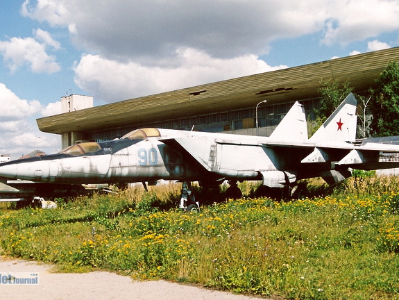MiG-25PU, 90 blau