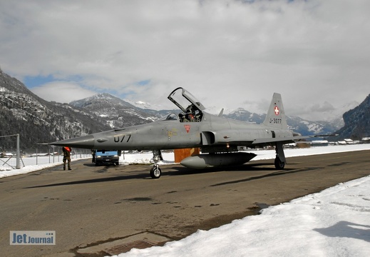 J-3077 F-5E Tiger Pic1