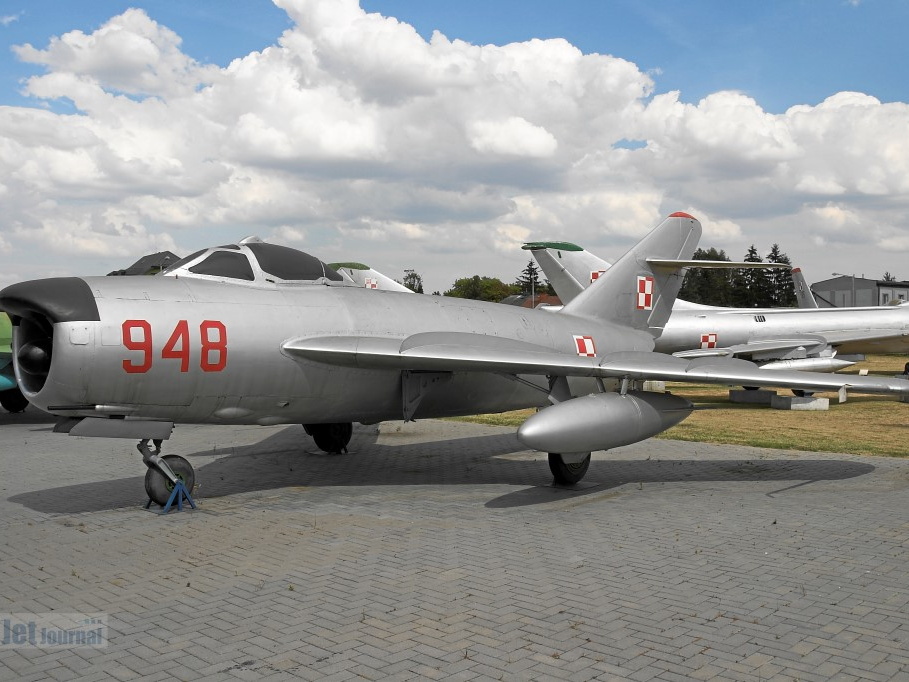 948 MiG-17PF (2568 visitas) 948 MiG-17PF