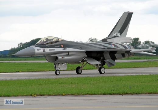 J-016 F-16AM RNLAF Pic5