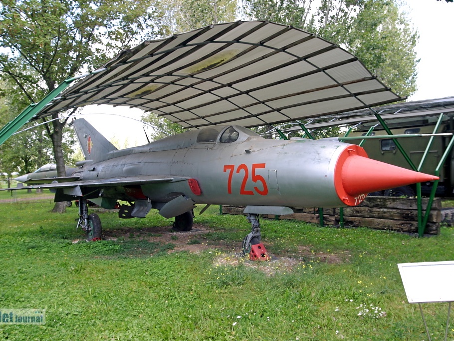 MiG-21PFM/SPS, ex. 725 NVA