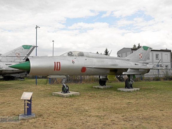10 MiG-21PFM (3501 visite) 10 MiG-21PFM