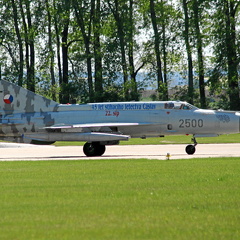 2500 MiG-21MFN 211tl CzAF (2382 visites) Open Day Caslav 2005 2500 MiG-21MFN 211tl CzAF