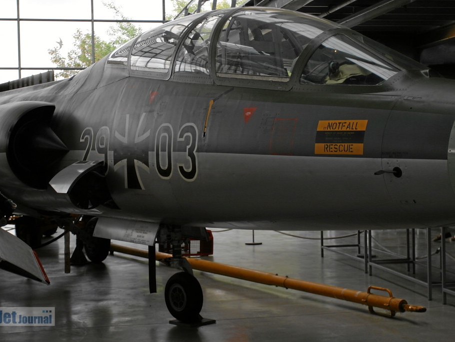 29+03 F-104F cn 5049 Pic1