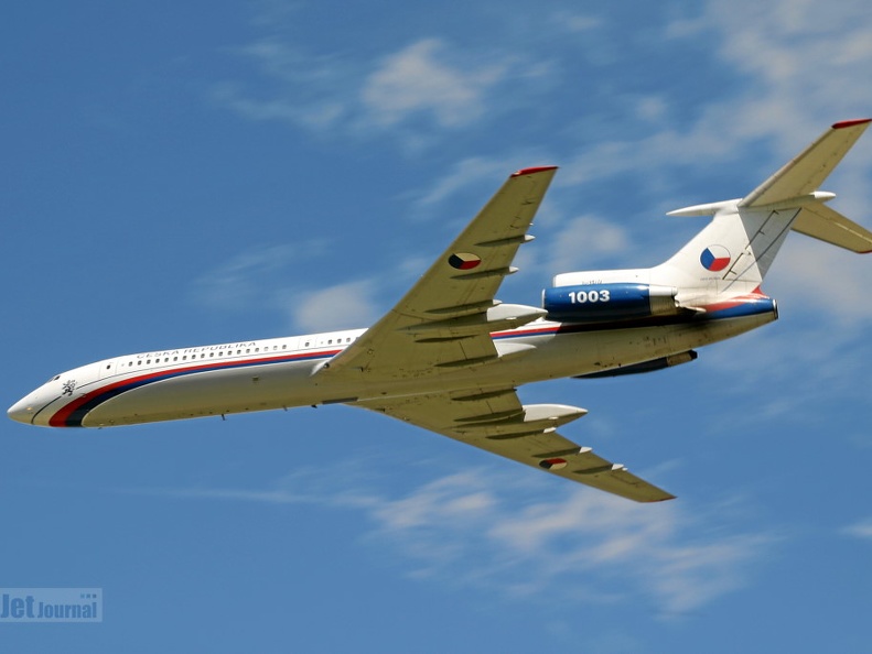 1003 Tu-154M Fly By