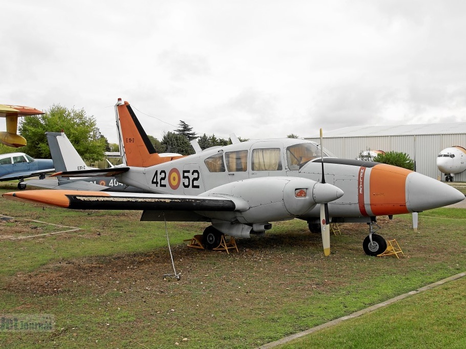 E19-3 42-52 PA-23-250E