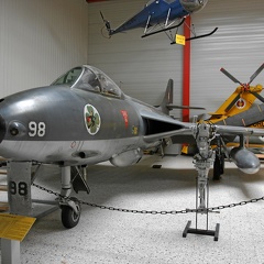 J-4098 Hawker Hunter Mk58 Pic1