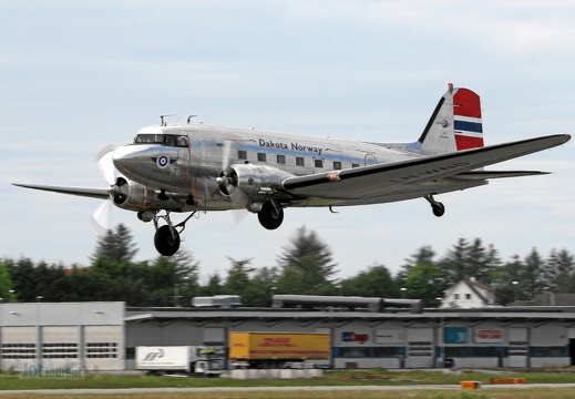 LN-WND Douglas C-53D