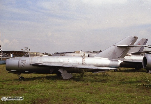 MiG-17, 17 rot