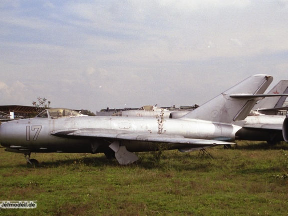 MiG-17, 17 rot