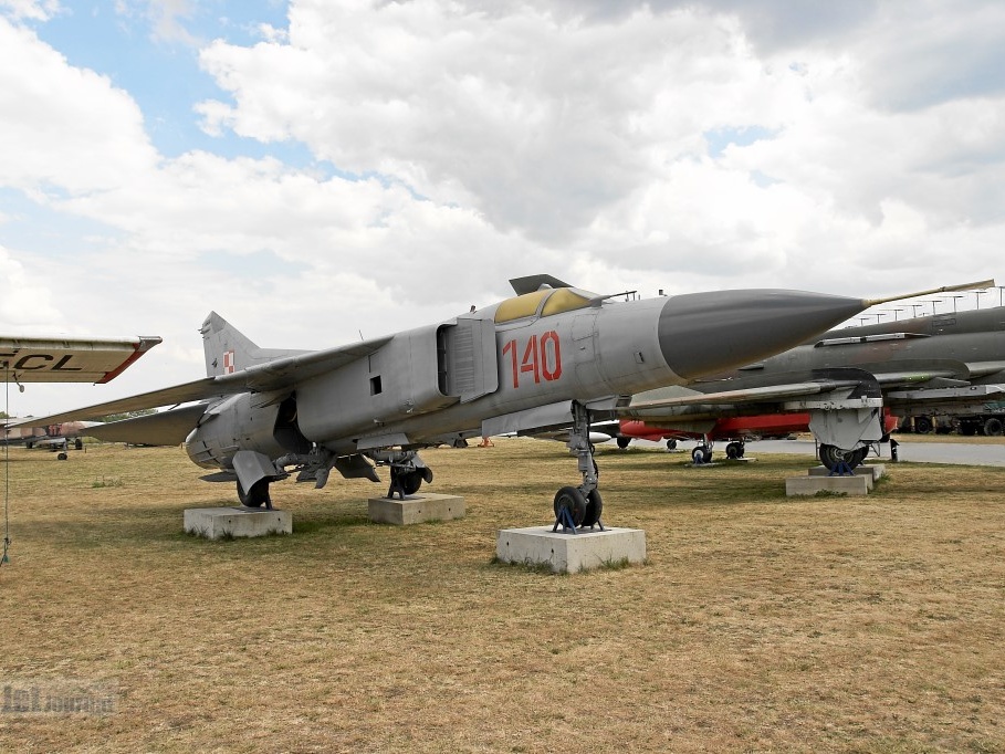 140 MiG-23MF