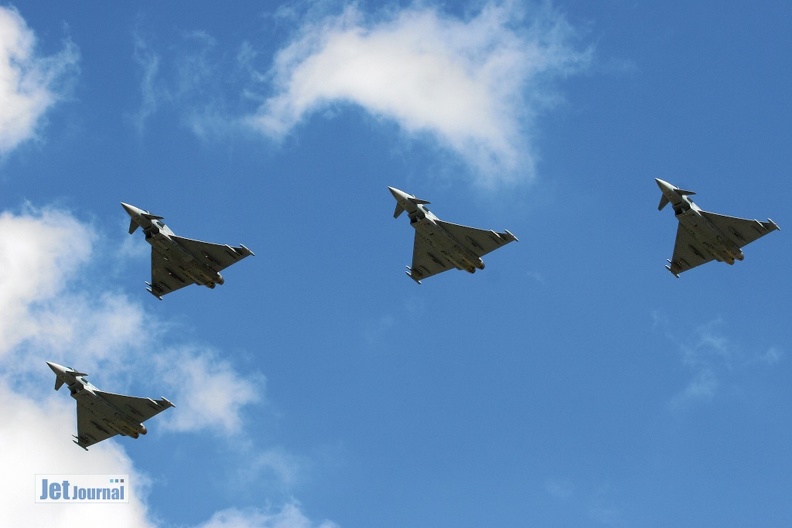 fly-by_4_eurofighter_7_20090502_1185231986.jpg