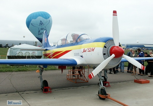 Jak-52M, 01 weiss