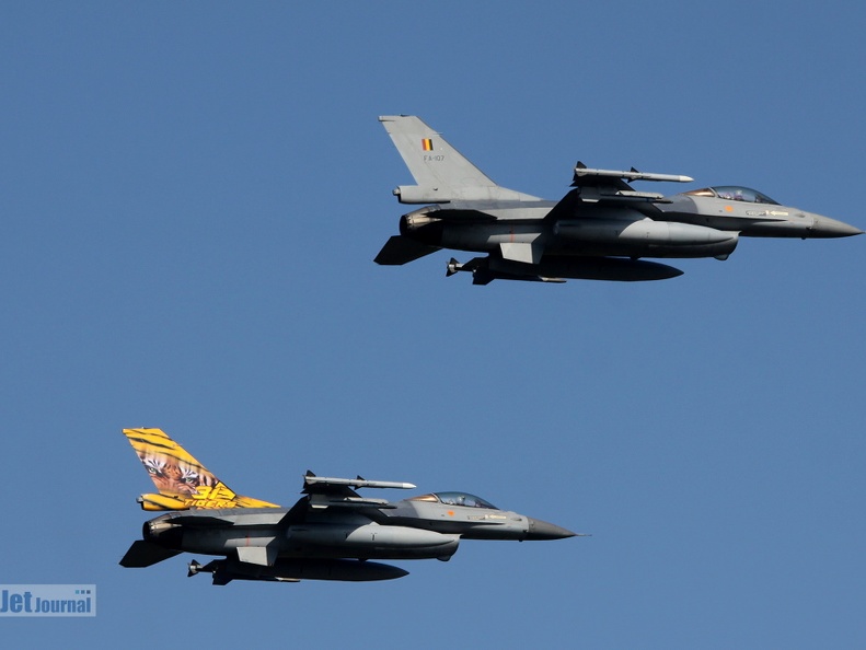 F-16AM, 2 x im Überflug