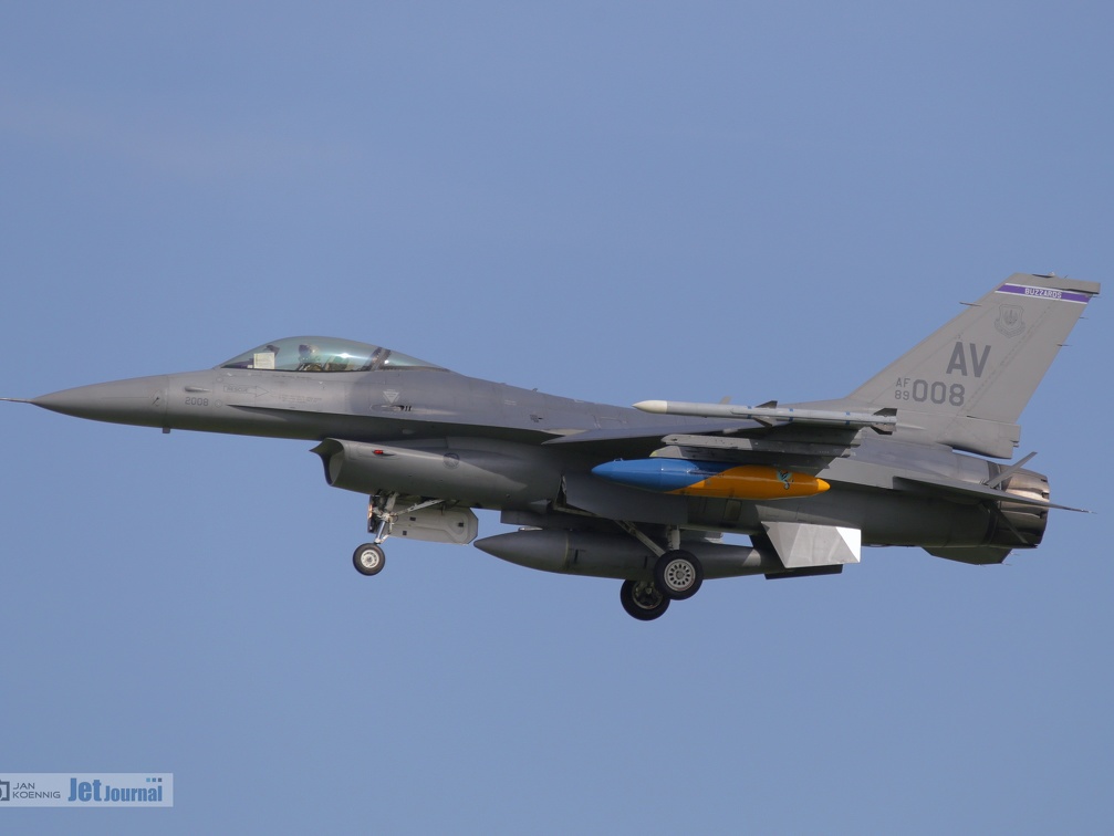 89-008, F-16C