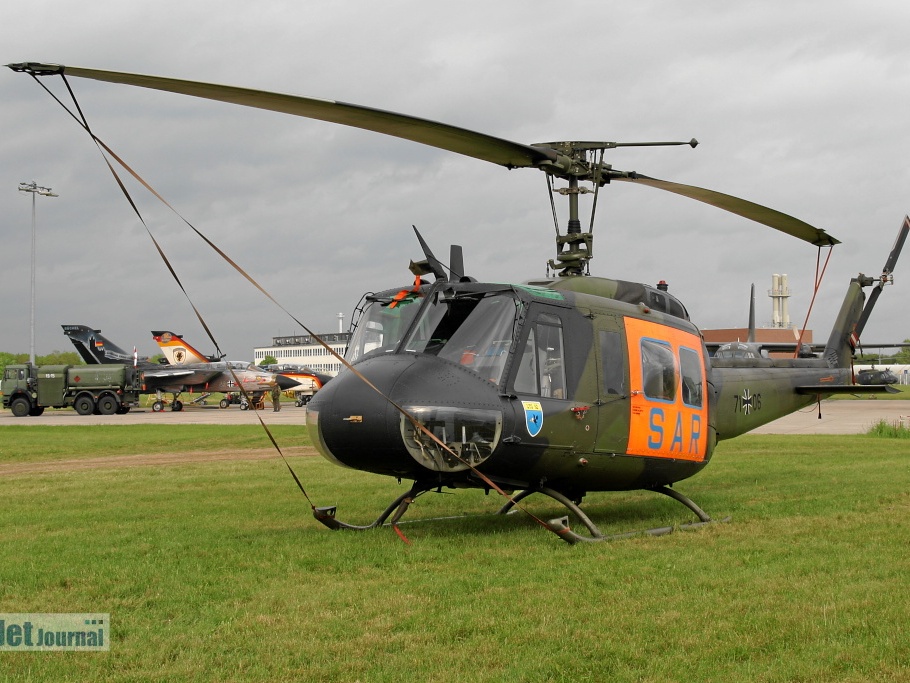 71+06 UH-1D LTG62 Pic1