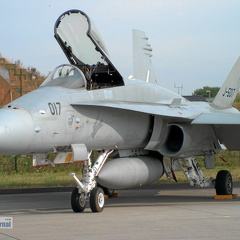 J-5017 F-18C Fliegerstaffel 17 (3207 visites) Fototag JG73"S" Laage 21.08.2003 J-5017 F-18C Fliegerstaffel 17