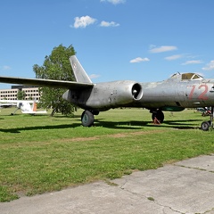 72 Il-28R