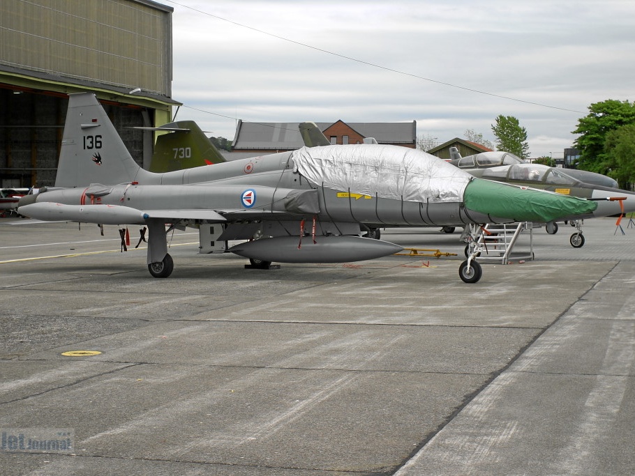 136 F-5B EoT