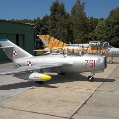 761 SBLim-2 9351 MiG-21UM