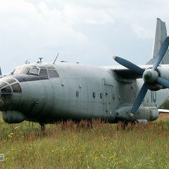 Antonow An-8  10 gruen