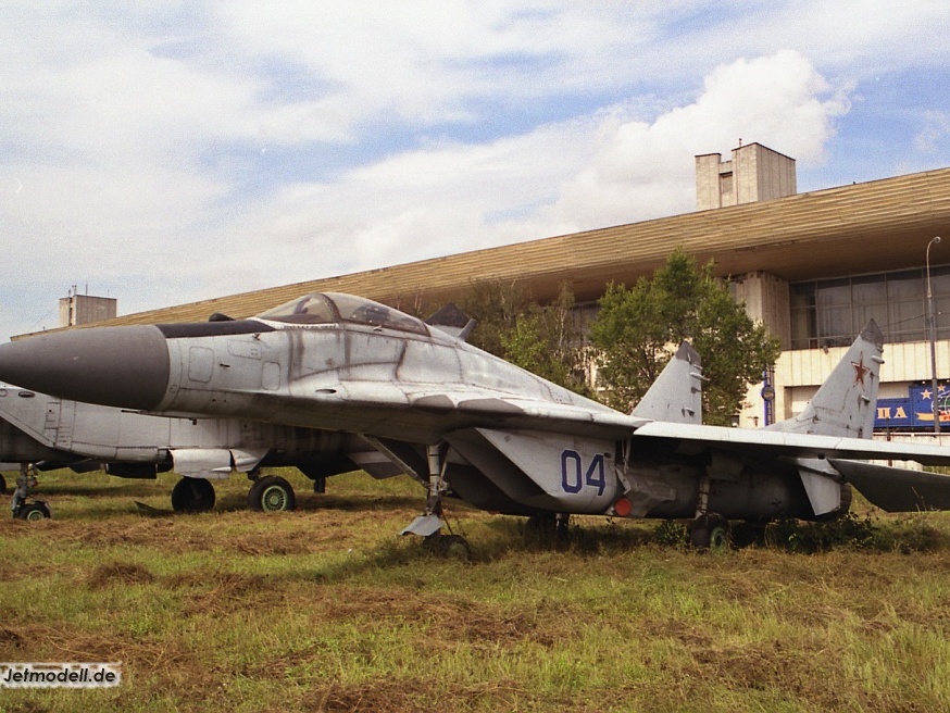 MiG-29, 04 blau