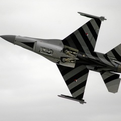 J-016 F-16AM RNLAF Pic1