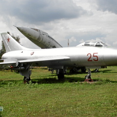 Suchoi Su-7B, 25 rot