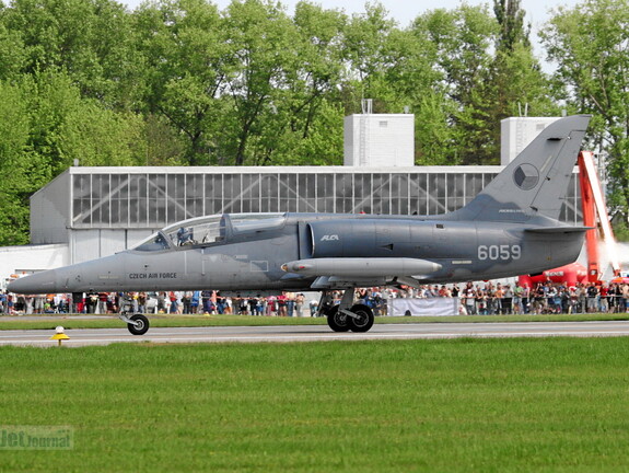 6059 L-159A Startbahn