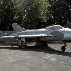 0414 MiG-19S