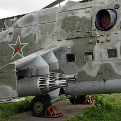 Mil Mi-24W, 44 weiss / 54 blau