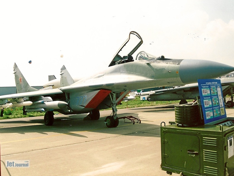 MiG-29SM, 777 blau