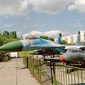 Su-27, 27 rot und Aero L-29, 43 rot