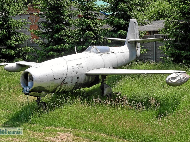 21 Jak-23 Pic1
