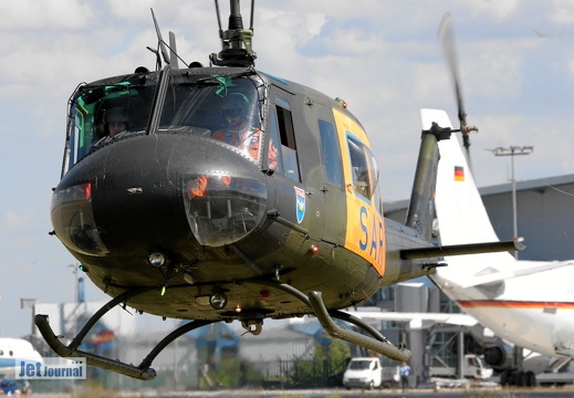 71+55 Rckkehr des SAR-Hubschraubers von einem glimplich verlaufenem Einsatz