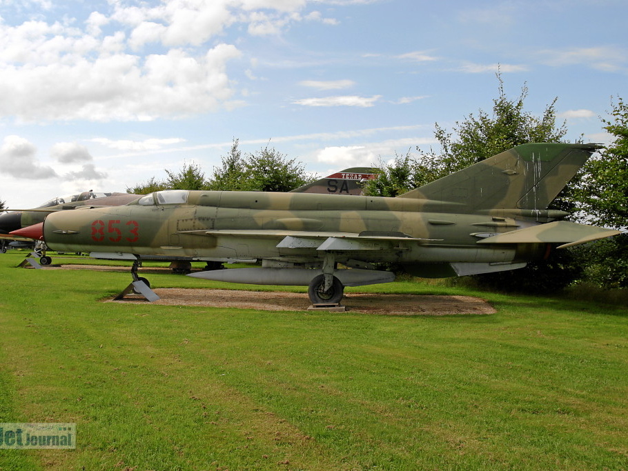 853 24-24 MiG-21bis Pic2 (просмотров: 3312) 853 24-24 MiG-21bis Pic2