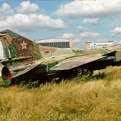 MiG-23M, 02 rot/weiss Heckansicht