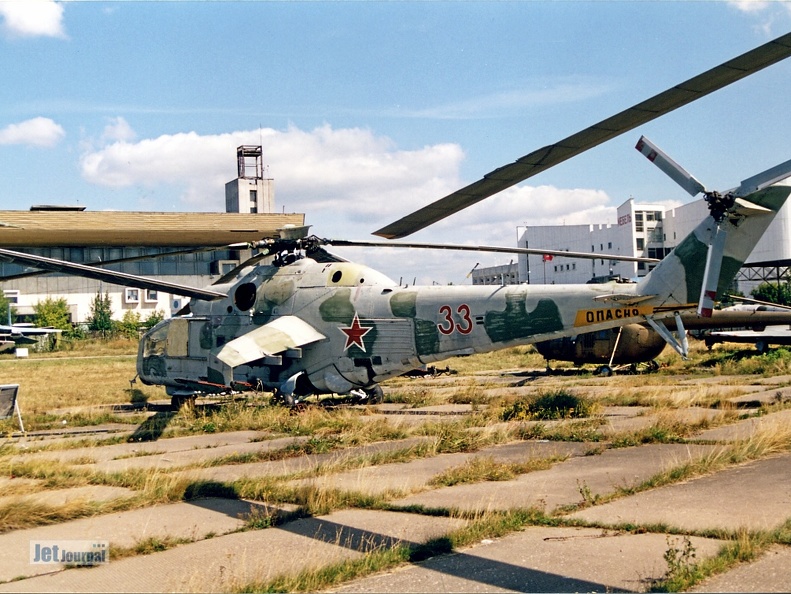 Mi-24A, 33 rot