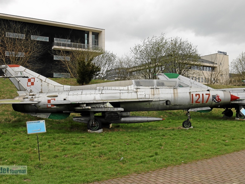 1217, MiG-21U
