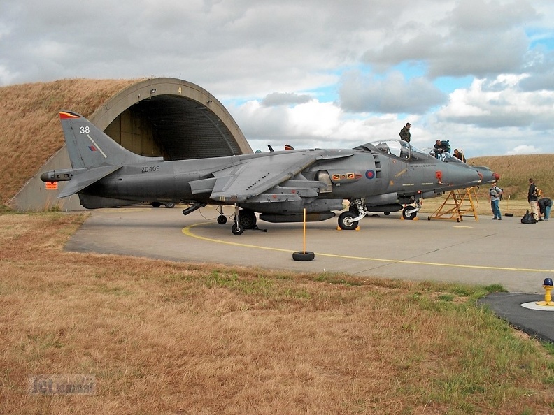 ZD409 38 Harrier GR7 4sqn RAF