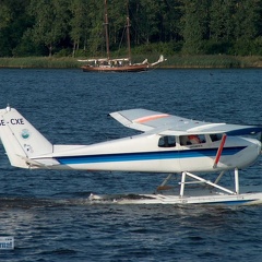 SE-CXE Cessna 172A Floatplane Pic1