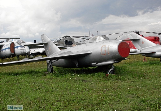 MiG-17, 01 rot