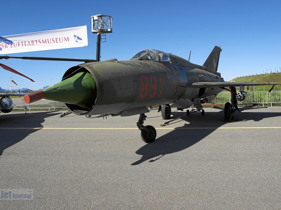 891 MiG-21SPS NVA