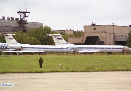 Tu-134, RA-65966 und RA-65667