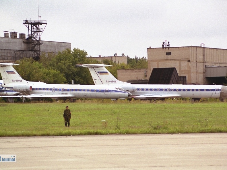 Tu-134, RA-65966 und RA-65667