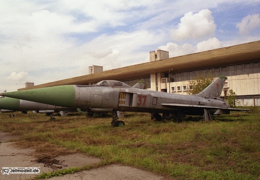 Su-15T, 37 rot
