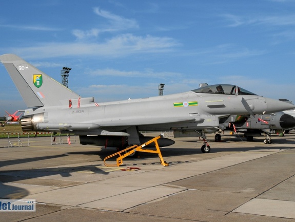 ZJ924 QO-H Typhoon F2 3sqn RAF im Static