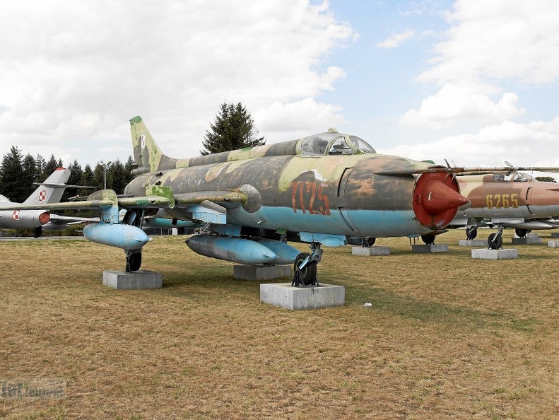 7125 Su-20