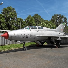 3166 MiG-21UM