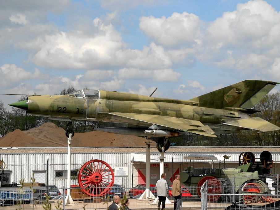 22+33 MiG-21 SPS Fishbed-F ex LSK 861
